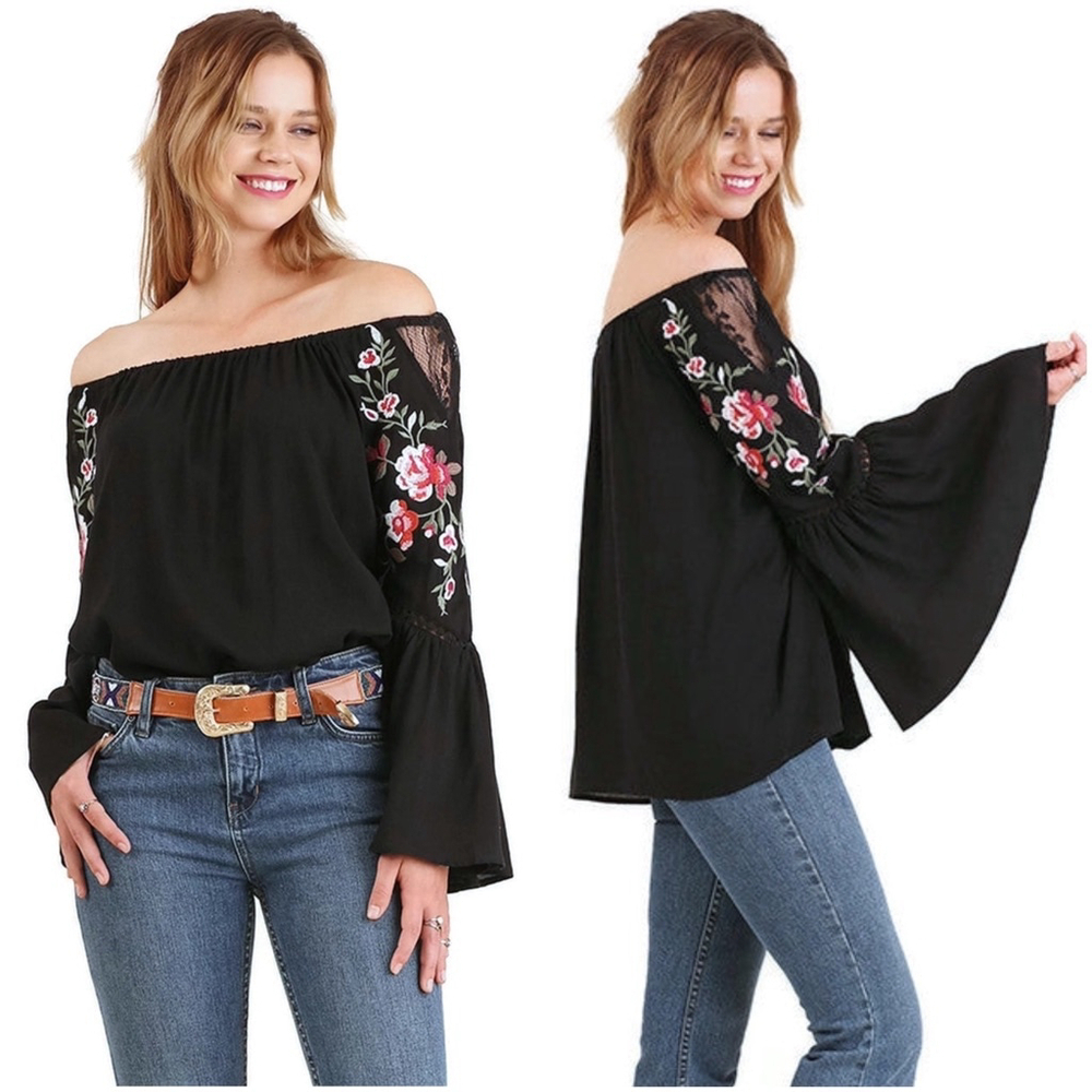 Umgee Women’s Bohemian Western Bell Sleeve Floral Embroidered Top Size M